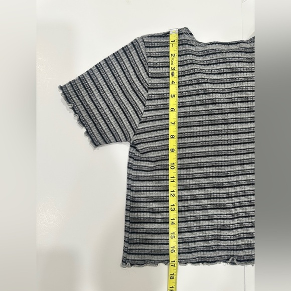 New Moves Y2K Striped Button Front Lettuce Hem Top - Picture 3 of 5